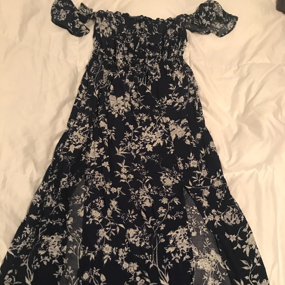 Navy flower printed maxi dress. Size medium